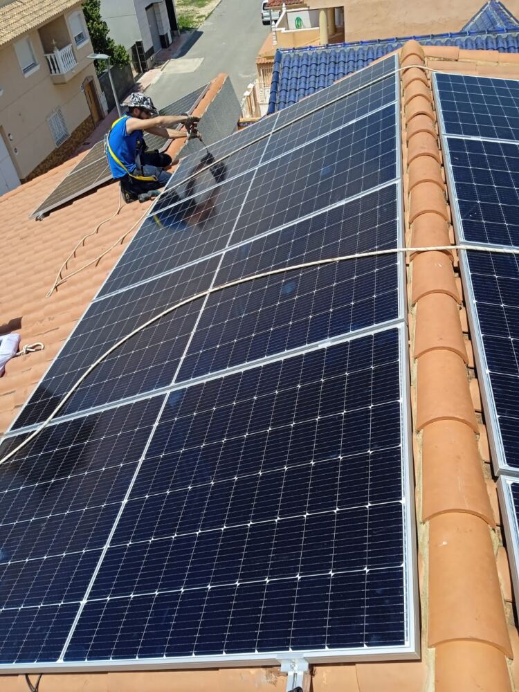 Instalación de placas solares en Las Torres de Cotillas