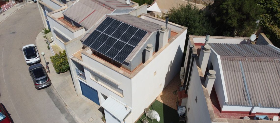 Módulos solares en instalación de autoconsumo en Altorreal