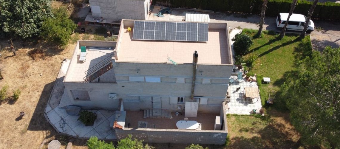 Placas solares en instalación de autoconsumo de Cobatillas, Murcia